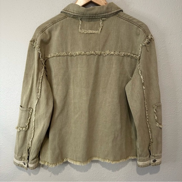 **NWT** POL Frayed Denim Button Down Shirt - Picture 10 of 12